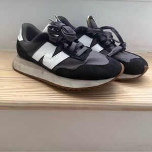 New Balance 237 Black Athletic Shoes women’s size 7.5